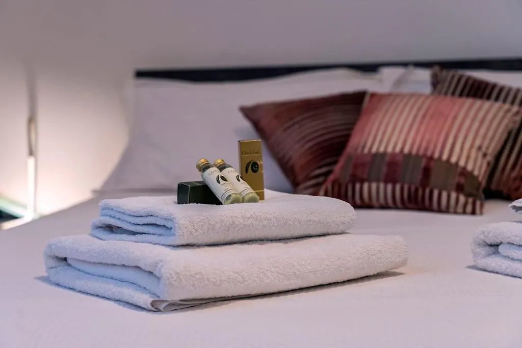 Savonarola Comfy Flat-1